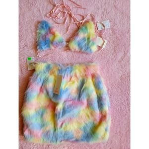 NWT Matching bikini top and Skirt Set (Large)